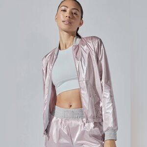 GLOW BOMBER LILAC
SHIMMERI